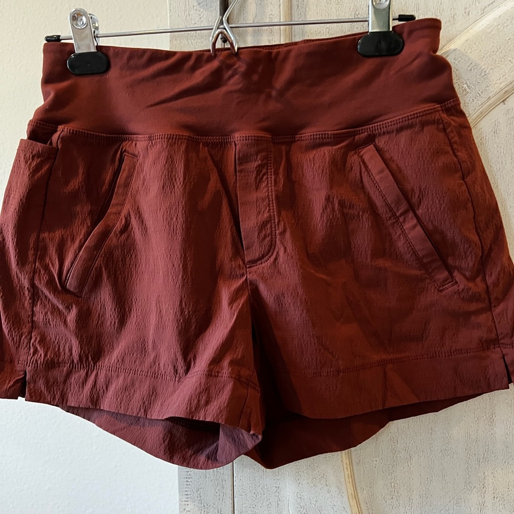 Athleta Trekkie north short